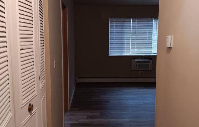 1 bed, 1 bath, 500 sqft, $650, Unit 209