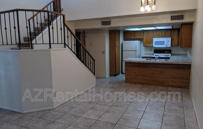609 E MESQUITE Circle