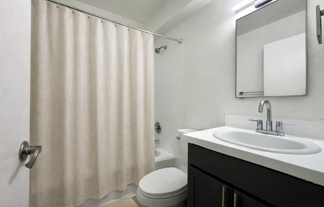 2 beds, 1 bath, 695 sqft, $1,525, Unit 62