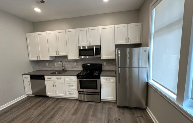 Studio, 1 bath, 445 sqft, $1,285, Unit 1D