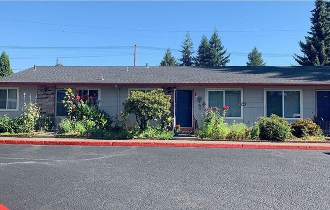 1 bed, 1 bath, 600 sqft, $1,250, Unit 32