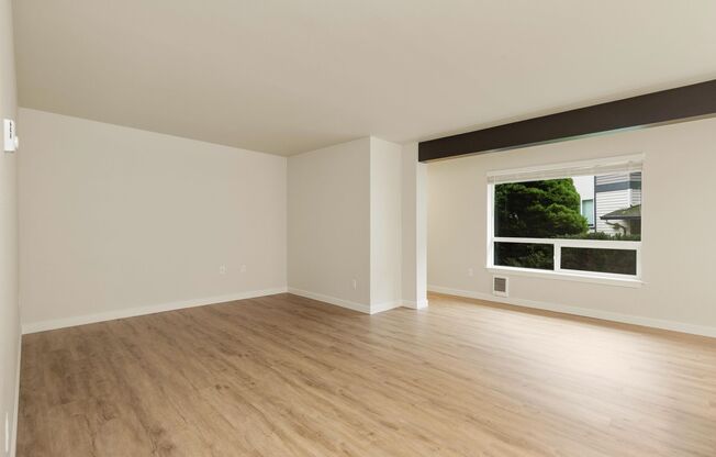 2 beds, 1 bath, 875 sqft, $2,795, Unit 27