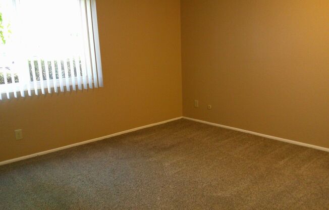 3 beds, 2 baths, 1,225 sqft, $3,300, Unit 48-21H