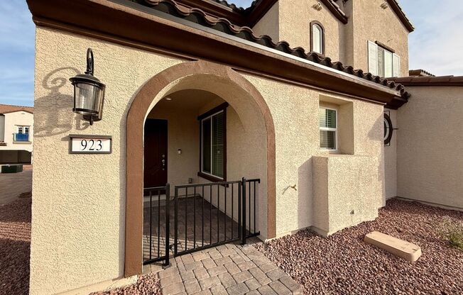 BRAND NEW 3 BED 2.5 BATH 2 CAR GARAGE TOWNHOUSE WITH LOFT AND COMMUNITY POOL!