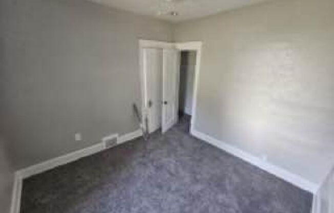 2 beds, 1 bath, $995