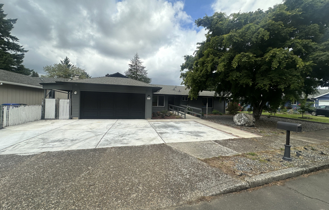 633 SE 156 AVE