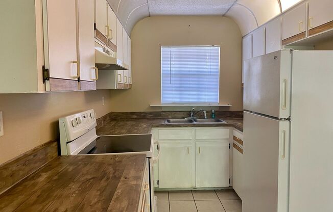 RENT NOW and receive the rest of NOVEMBER FREE! Reduced Security Deposit available for qualified applicants! For Rent: 1 Bed/ 1 Bath Condo at Riverside Condominiums in Debary