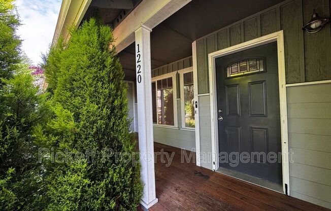 1220 AUDREY AVE