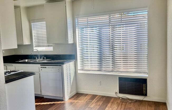 1 bed, 1 bath, 536 sqft, $2,095, Unit 11