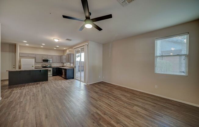 3 Bedroom + 2.5 Bathroom + 2 Car Garage In Tolleson Meadows