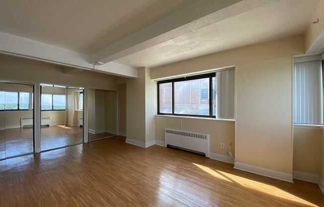 1 bed, 1 bath, 941 sqft, $1,450, Unit PH08