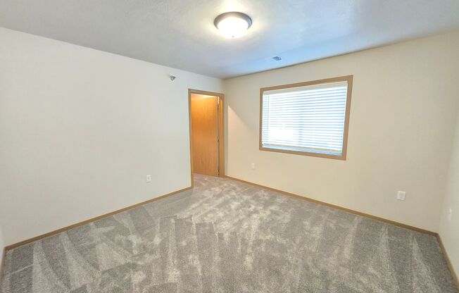 2 beds, 1 bath, 1,090 sqft, $1,230, Unit 3500 104