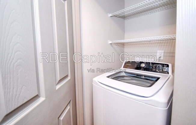 2 beds, 2 baths, 985 sqft, $1,300, Unit 2304 B1