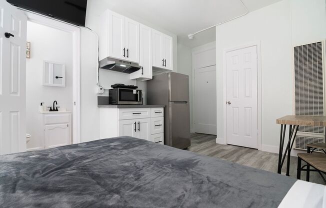 Studio, 1 bath, 190 sqft, $1,095.42, Unit 37