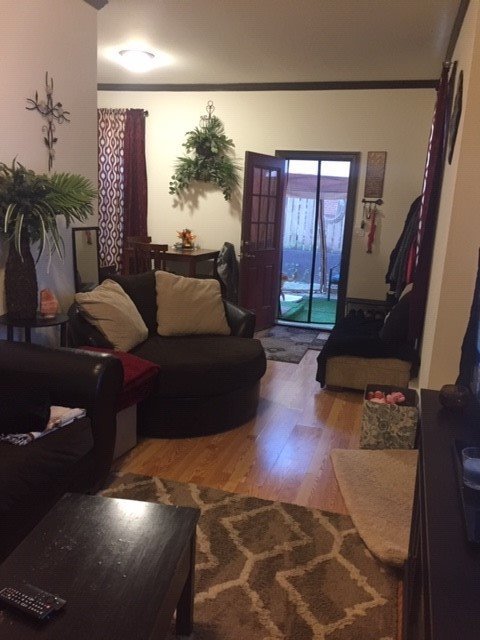 1 bed, 1 bath, 650 sqft, $1,350, Unit 640 Walnut-006