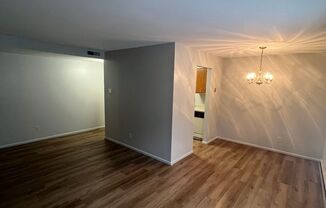 2 beds, 1 bath, $850, Unit 1850-2D