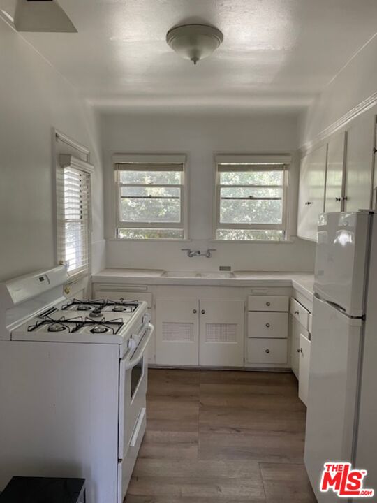 1208 BEVERLY GRN DR