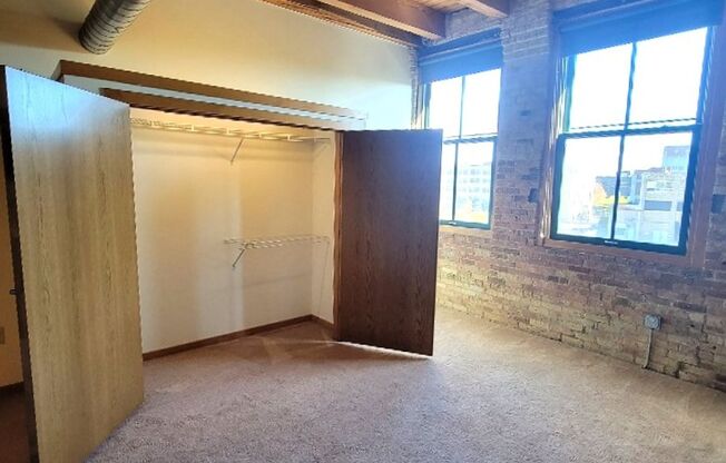 3 beds, 2 baths, 1,360 sqft, $2,800, Unit 307
