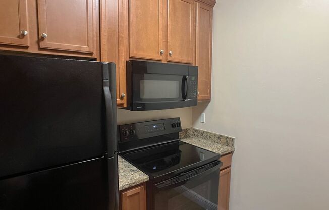 2 beds, 2 baths, $2,100, Unit Unit A