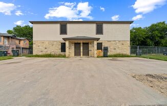 **2 Weeks Free! and 50% Security Deposit!!** Spacious 3-Bedroom Townhome in Quiet Community!