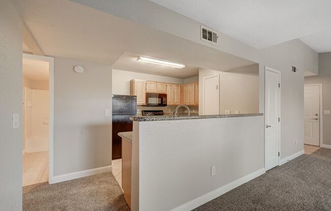 3 beds, 2 baths, $1,495, Unit # 2065