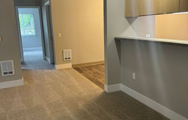 2 beds, 1 bath, $1,550, Unit 40