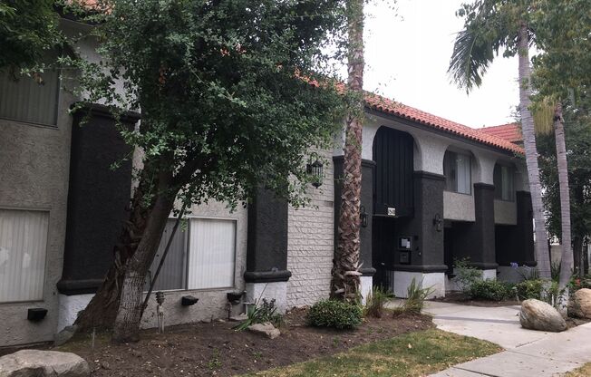 Rock Glen Villa...Gorgeous Newly Remodeled Apartments In Glendale Neighborhood!