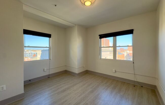 2 beds, 1 bath, $895, Unit 3B