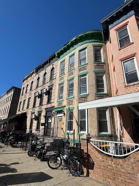 1851 PARK PL