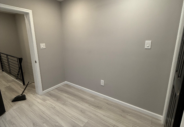 25 E HERMAN ST