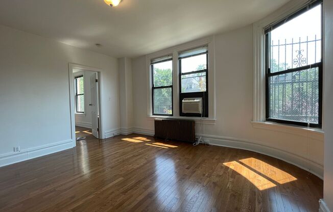 1 bed, 1 bath, 400 sqft, $1,169, Unit 368 S. Atlantic Ave. #07