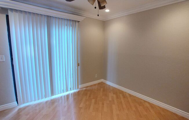 2 beds, 2 baths, 930 sqft, $2,550, Unit 208