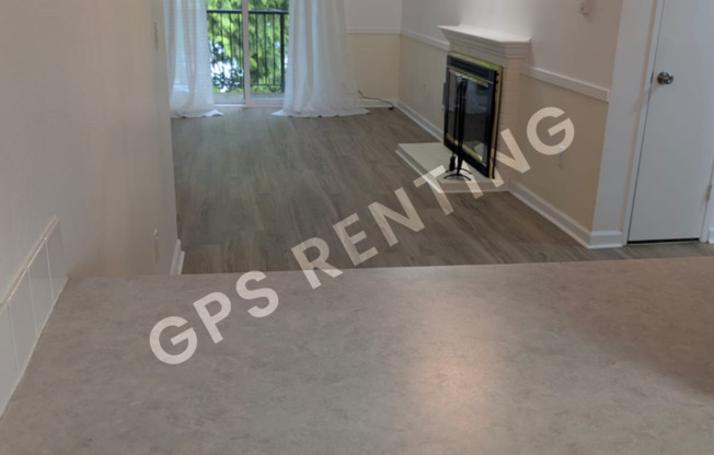 Renovated Bright and Open 2/2