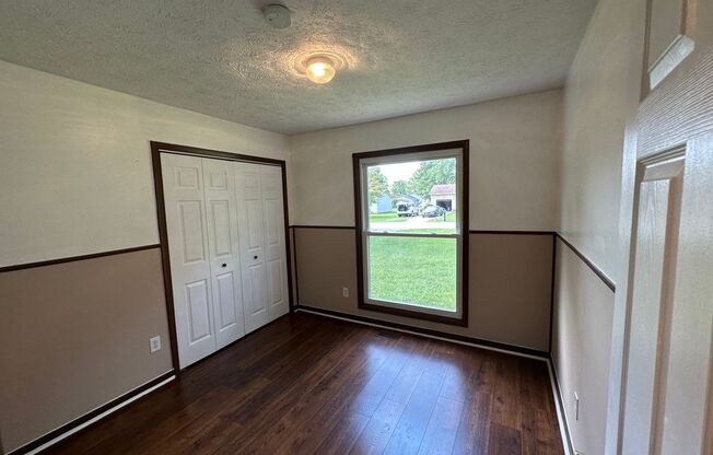 3 beds, 2 baths, $1,300