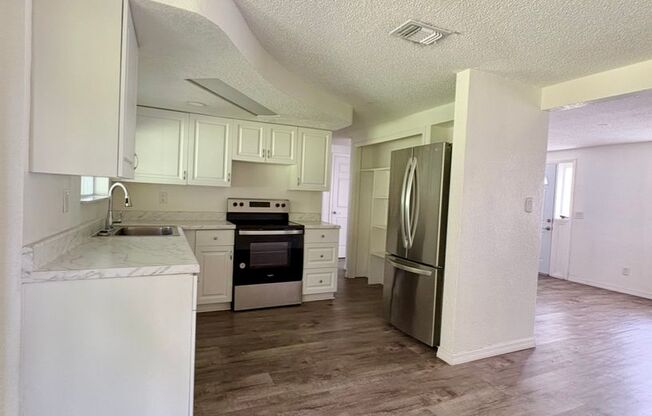AVAILABLE NOW 2/1 SINGLE FAMILY HOME IN HOLIDAY, FLORIDA