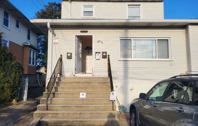 1332 Stevens Ave