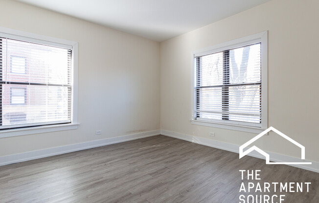 821 W Waveland Ave