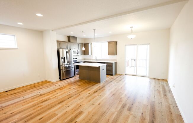 Charming 3 Bdrm 2.5 Bath in Ridgefield