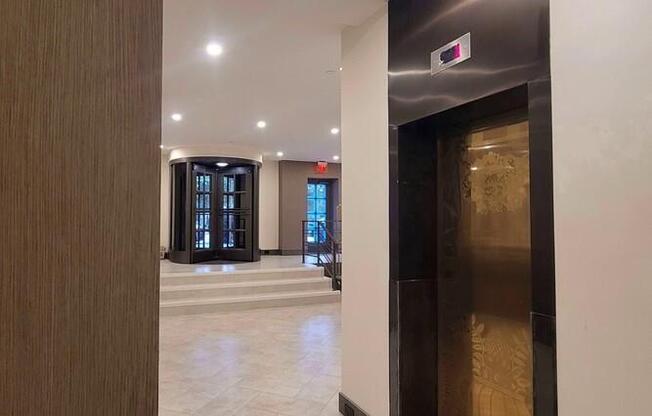 2 beds, 1 bath, $7,400, Unit 5I