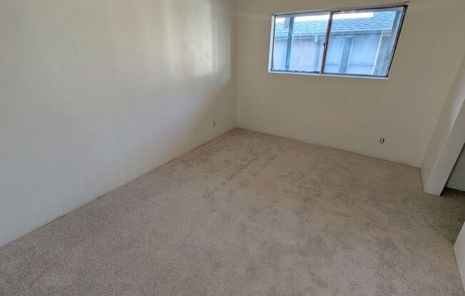 1 bed, 1 bath, 700 sqft, $2,195