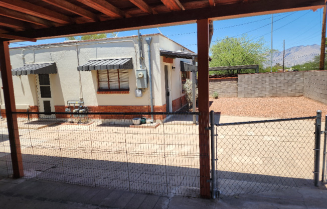 1207 N PALOVERDE BLVD