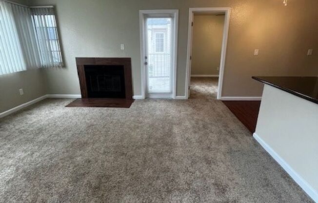 2 beds, 1 bath, 825 sqft, $1,860, Unit 231