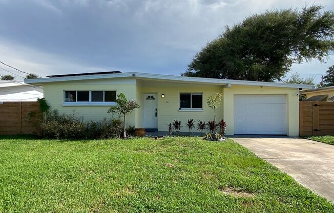 Renovated 2 Bedroom, 2 Bath Single Family Home Walking Distance to Daytona Beach!