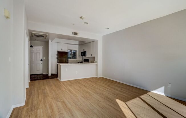 1 bed, 1 bath, 774 sqft, $2,848, Unit 114