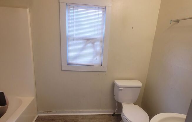 1 bed, 1 bath, 950 sqft, $800, Unit 221