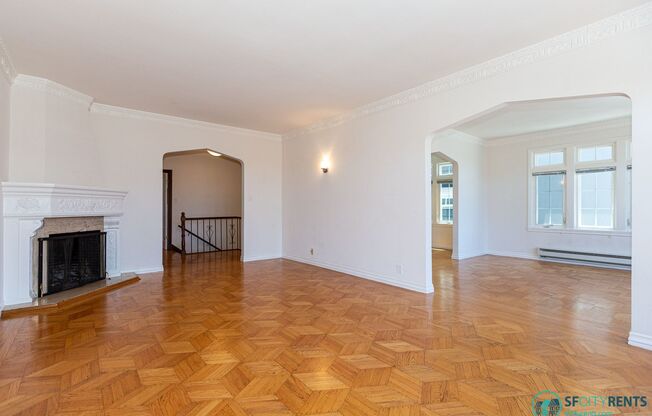 Lone Mountain: Expansive 2nd Floor Flat w/ Formal Dining Room, Private Yard & Shared Laundry