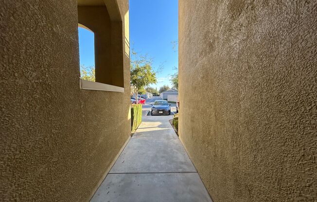 Nice condo located in Balboa Park. Water/Sewer/Garbage included