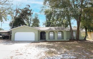 3/2/2 in Altamonte Springs -  CHARTER OAKS - Quiet and Private - GREAT LOCATION
