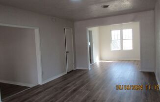 3 beds, 1 bath, $895