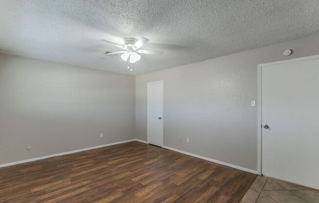 1 bed, 1 bath, 595 sqft, $895, Unit 10B